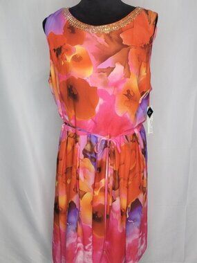 Studio One Floral Print Dress‎ with Ornate Neckline Size 16W